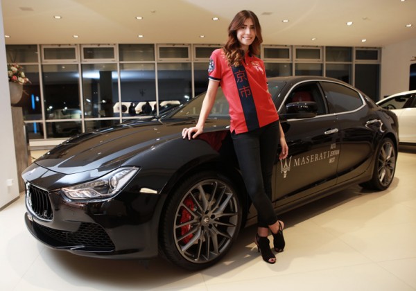 Allessandra Fontanive mit einem Maserati